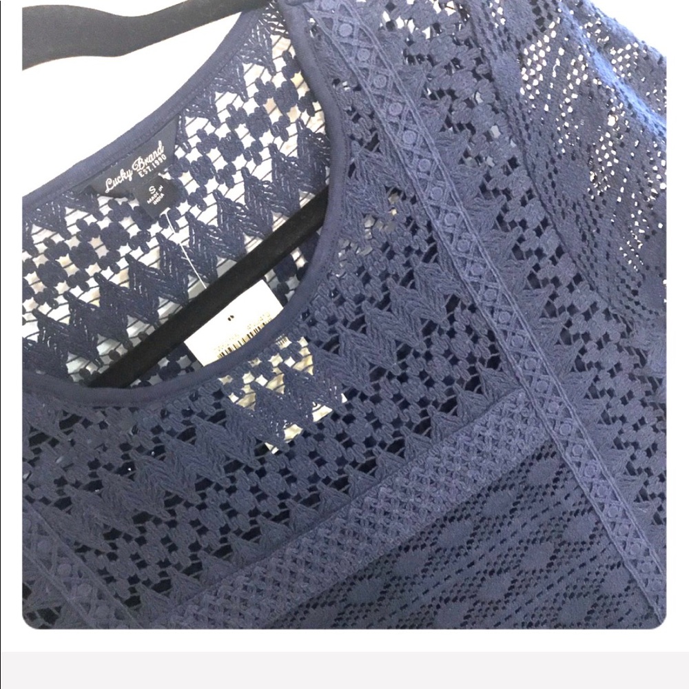 ❤️Price FIRM❤️.   Lucky Brand Navy Laced  Shirt Size Medium - Picture 2 of 3